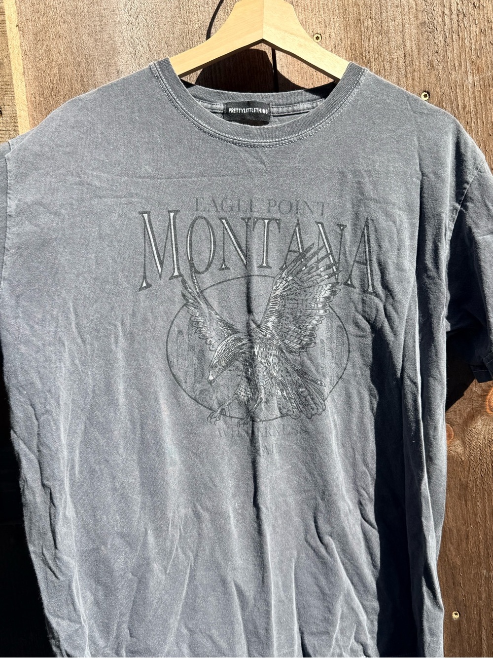 PrettyLittleThing Montana Eagle Point Graphic Tee - Charcoal Gray